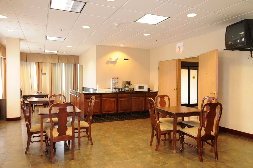 Days Inn By Wyndham Calumet Park Étterem fotó